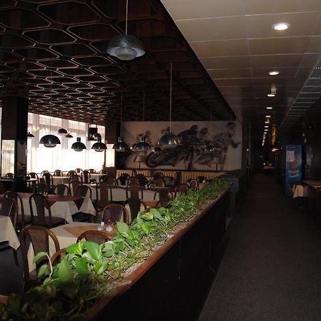 Hotel Labe Pardubice Ngoại thất bức ảnh