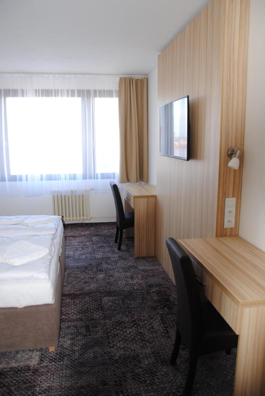 Hotel Labe Pardubice Ngoại thất bức ảnh