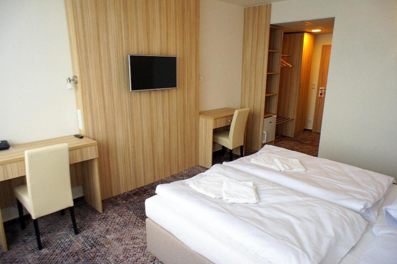 Hotel Labe Pardubice Ngoại thất bức ảnh