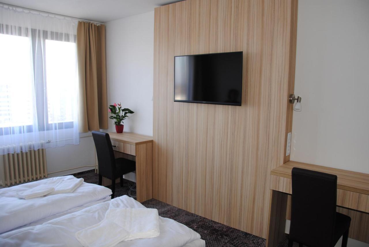 Hotel Labe Pardubice Ngoại thất bức ảnh