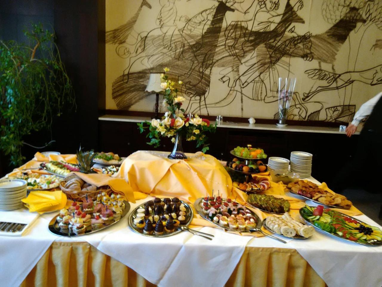 Hotel Labe Pardubice Ngoại thất bức ảnh